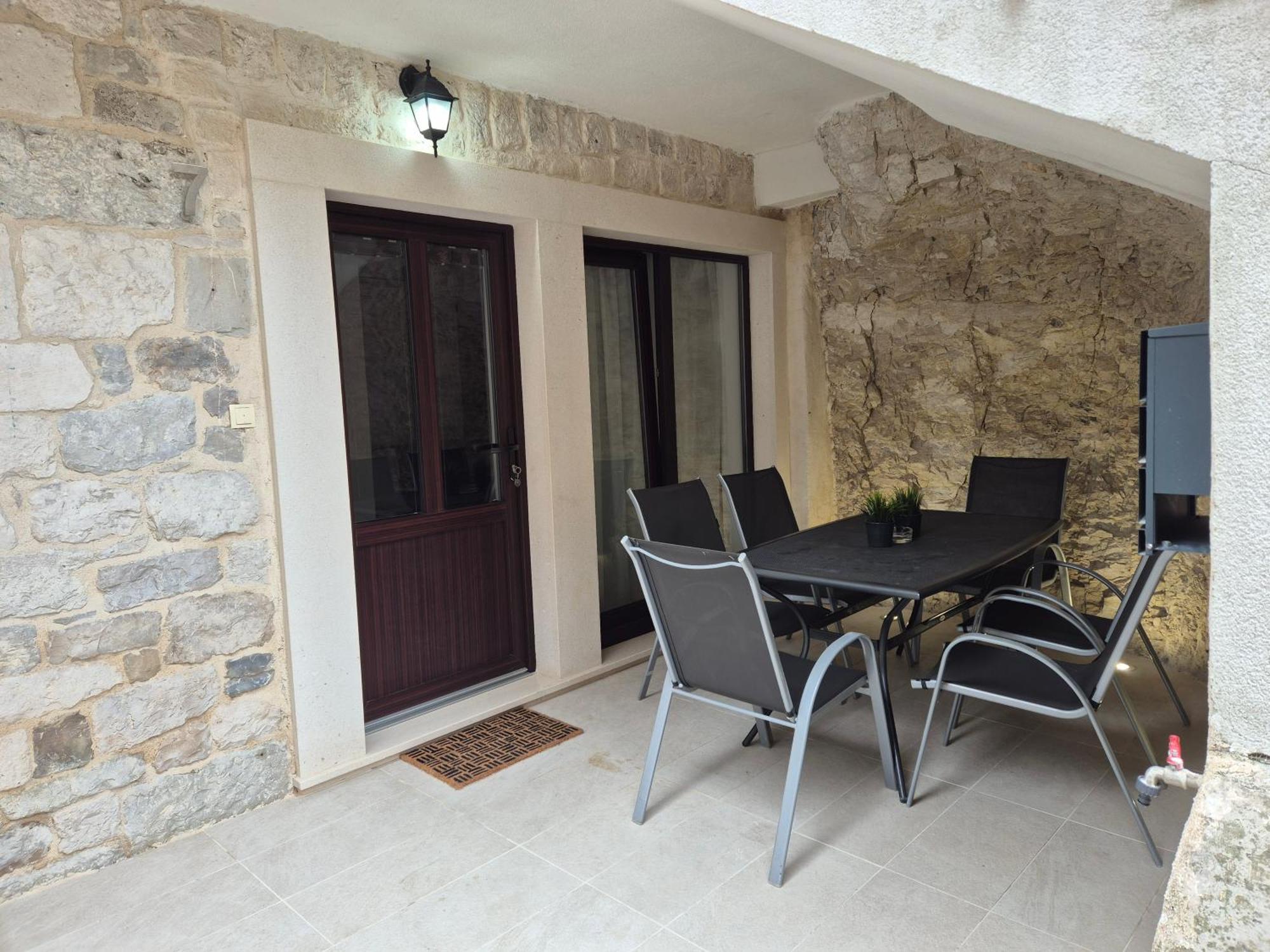 Apartment Rika Omiš Exterior foto